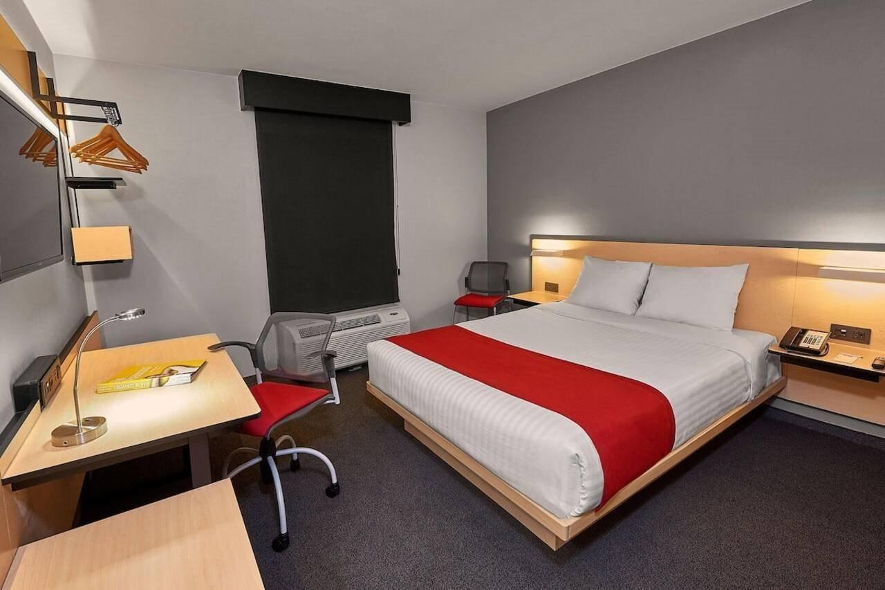 City Express By Marriott Suites Толука Екстер'єр фото