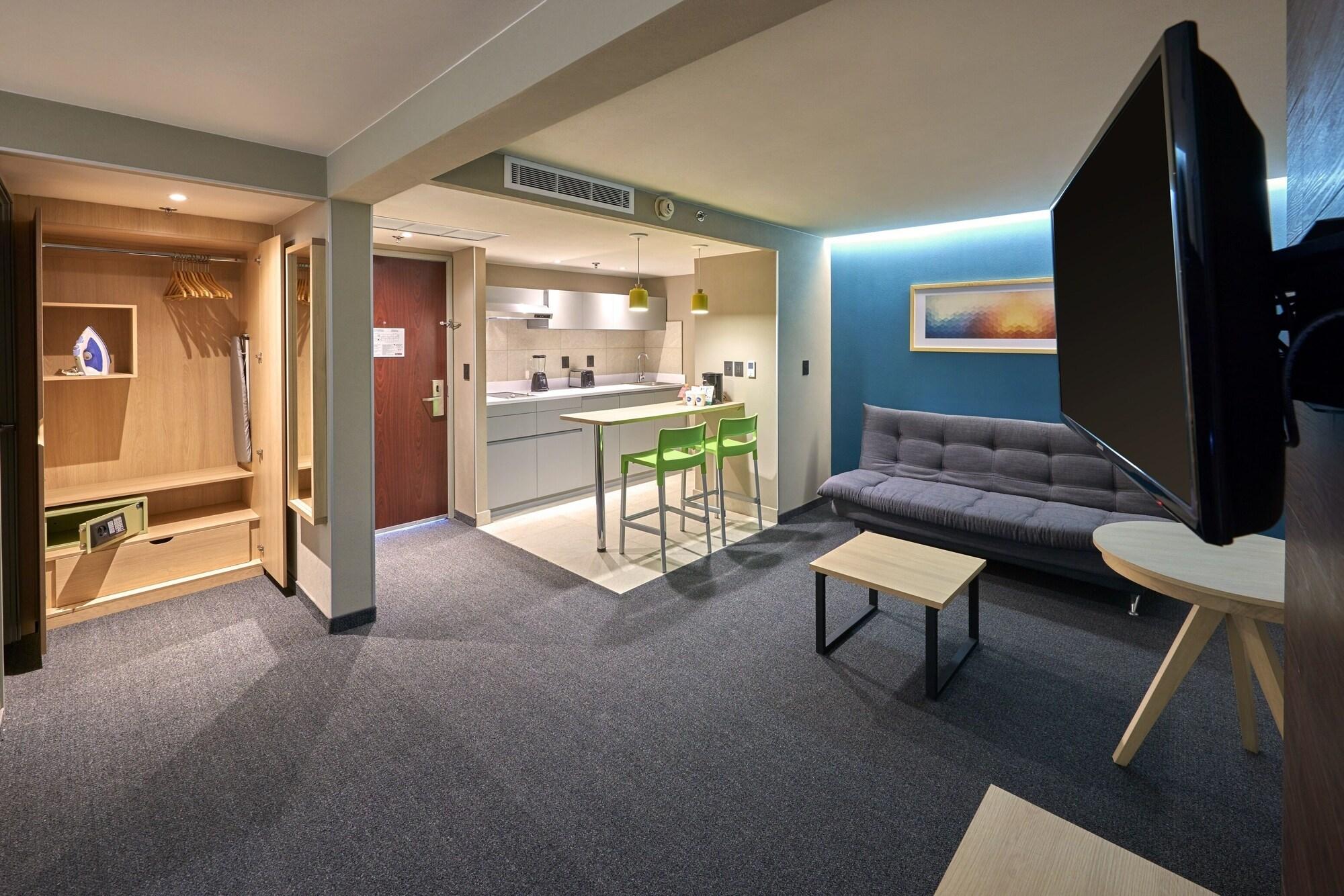 City Express By Marriott Suites Толука Екстер'єр фото