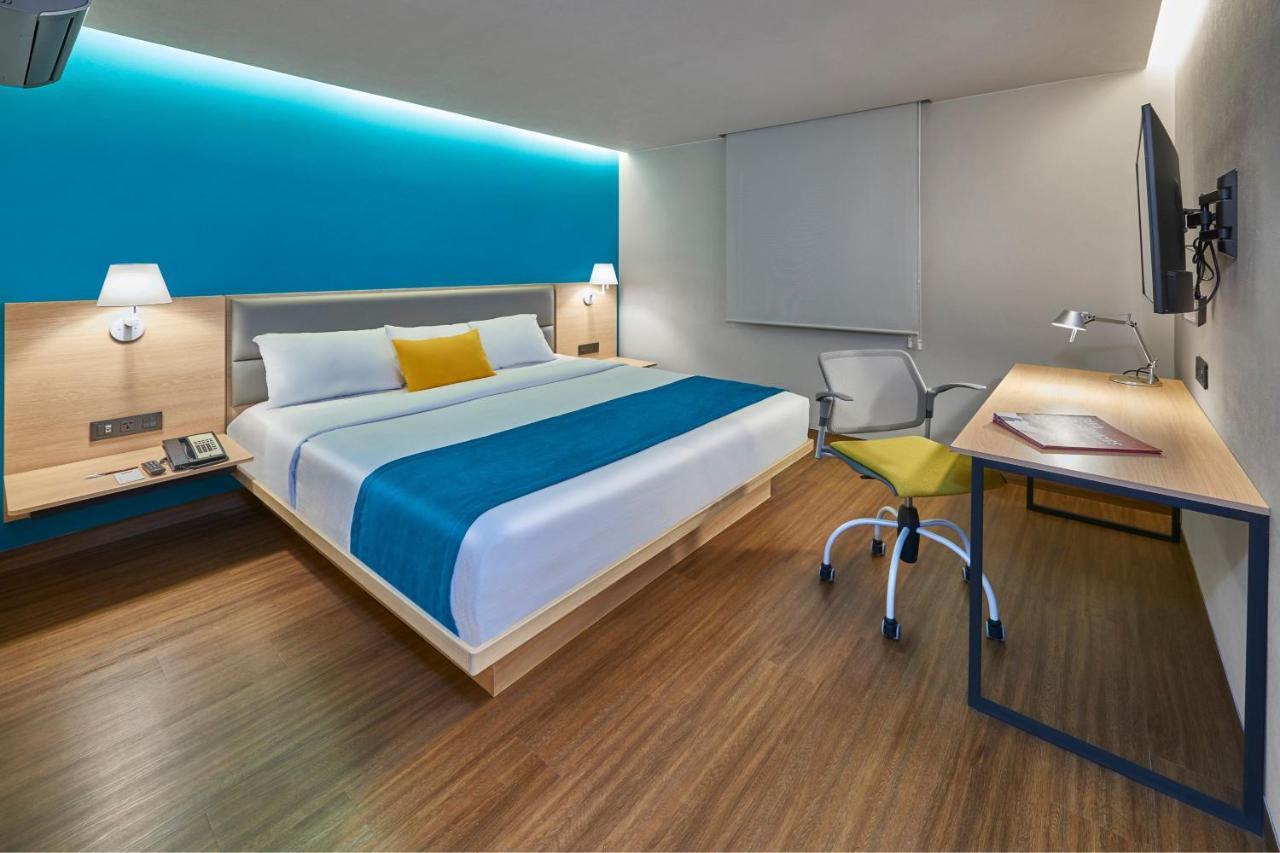 City Express By Marriott Suites Толука Екстер'єр фото