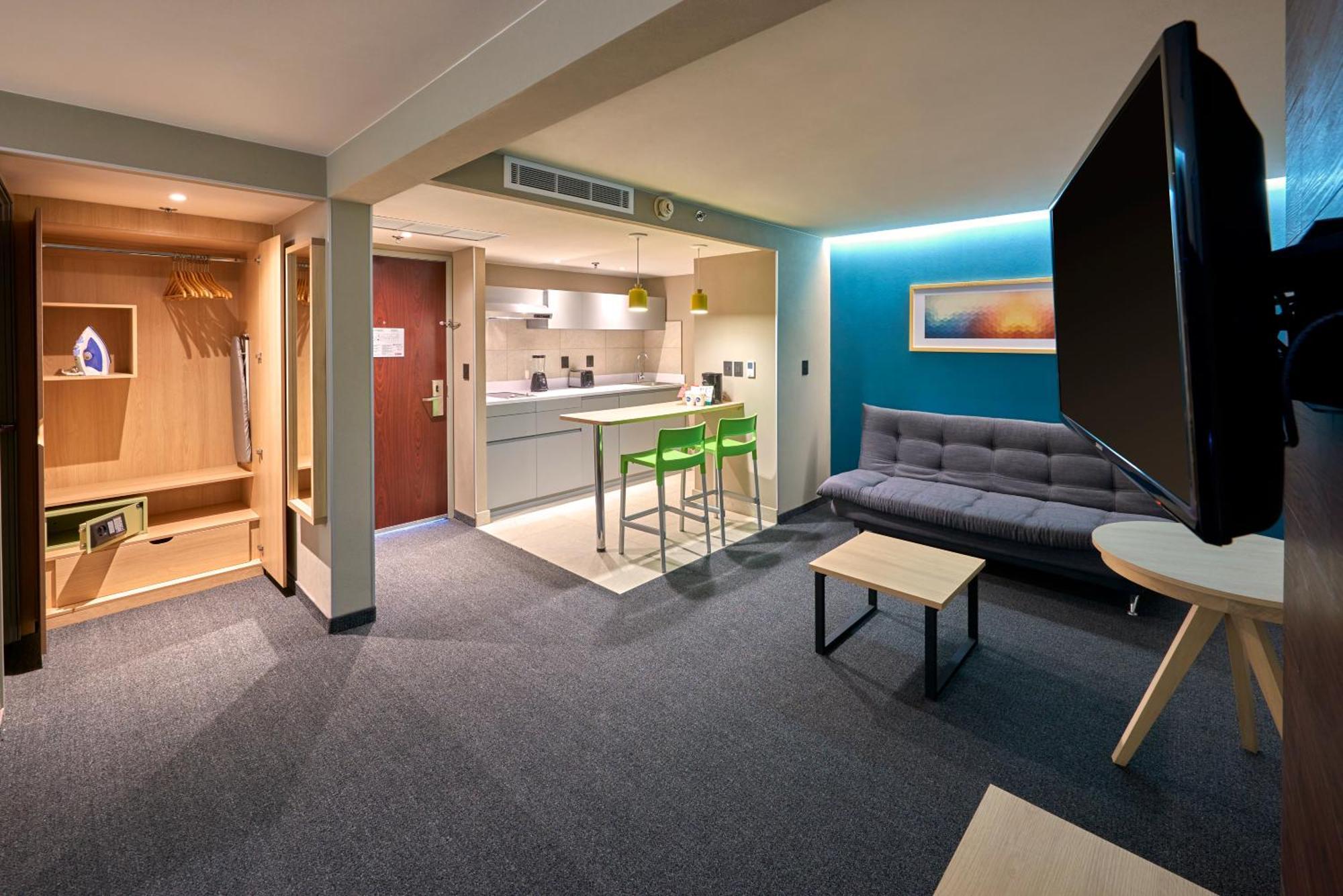 City Express By Marriott Suites Толука Екстер'єр фото