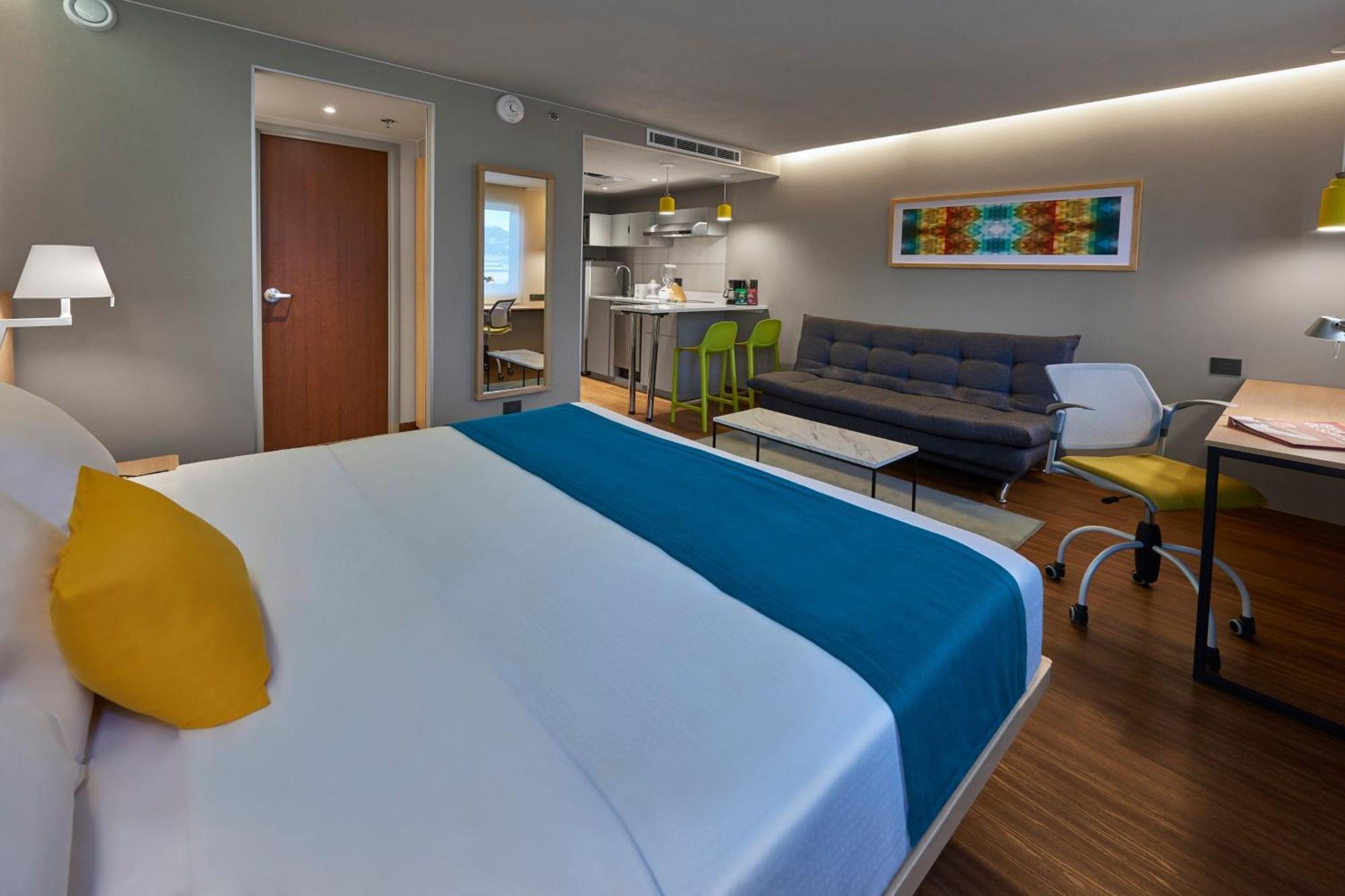 City Express By Marriott Suites Толука Екстер'єр фото