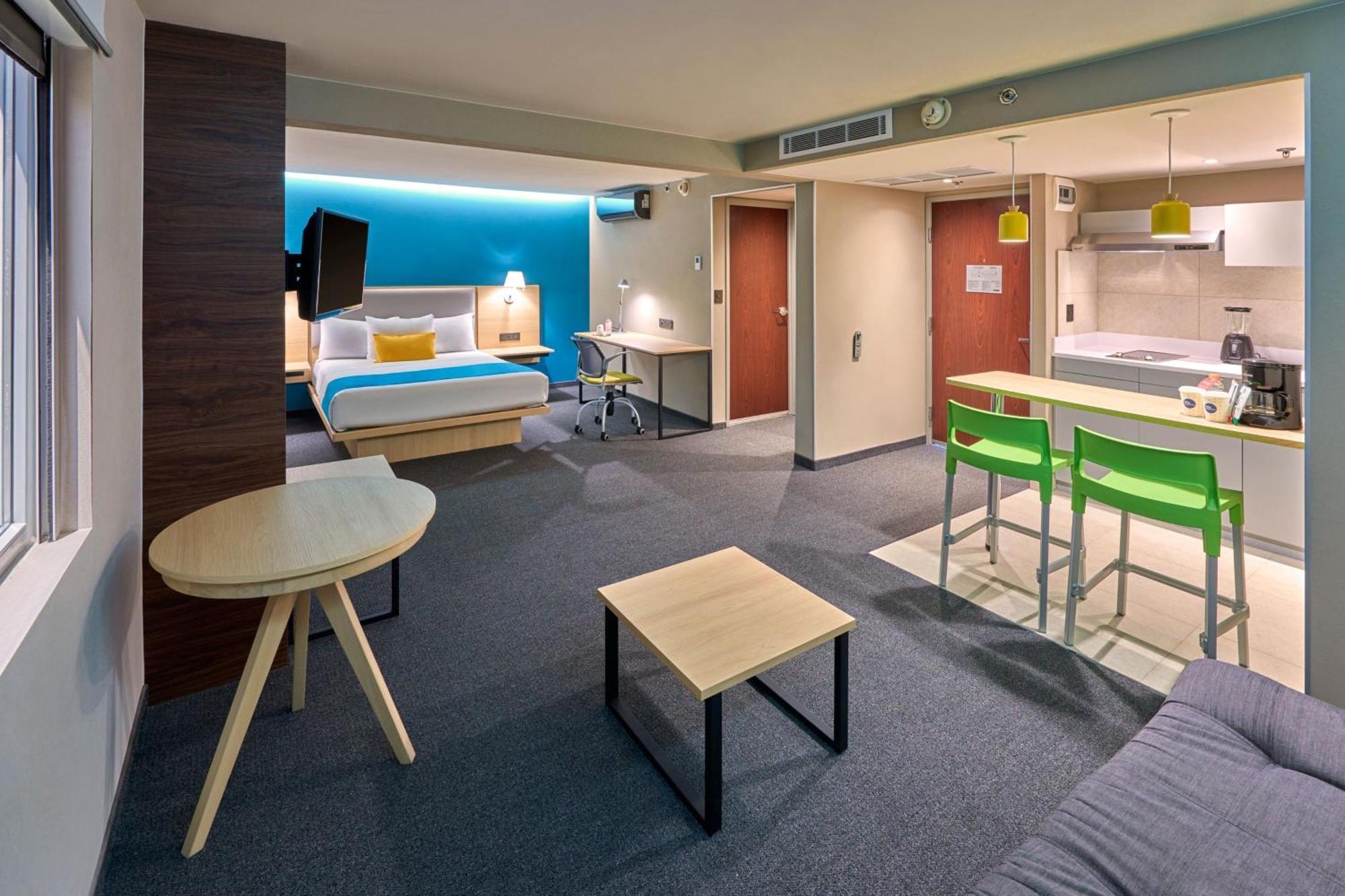 City Express By Marriott Suites Толука Екстер'єр фото
